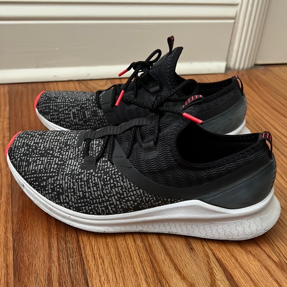 New Balance Womens Fresh Foam Lazer V1 WLAZRMT Black Running Shoes Sneakers 9.5 - Picture 5 of 16